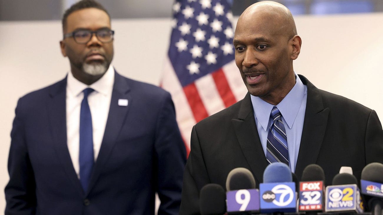 Johnson praises 'nimbleness' of Chicago police over violent weekend