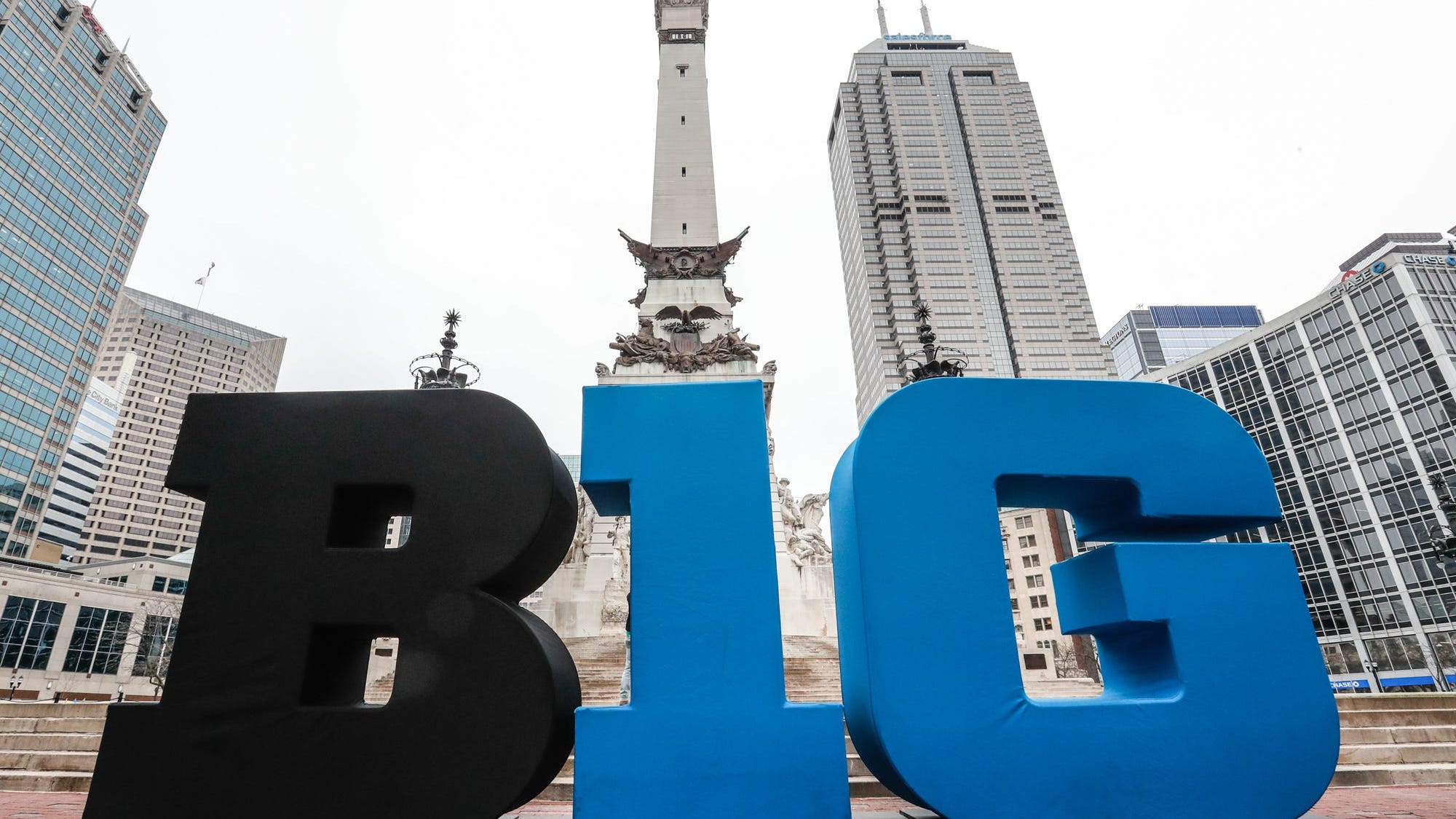 President Trump Meets With Big Ten Commissioner About Potentially Restarting Season