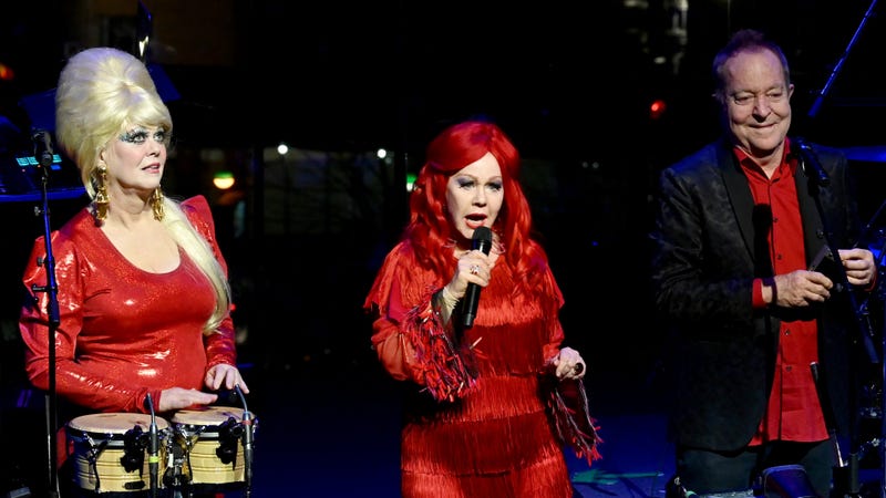  Cindy Wilson, Kate Pierson and Fred Schneider, of the B-52s