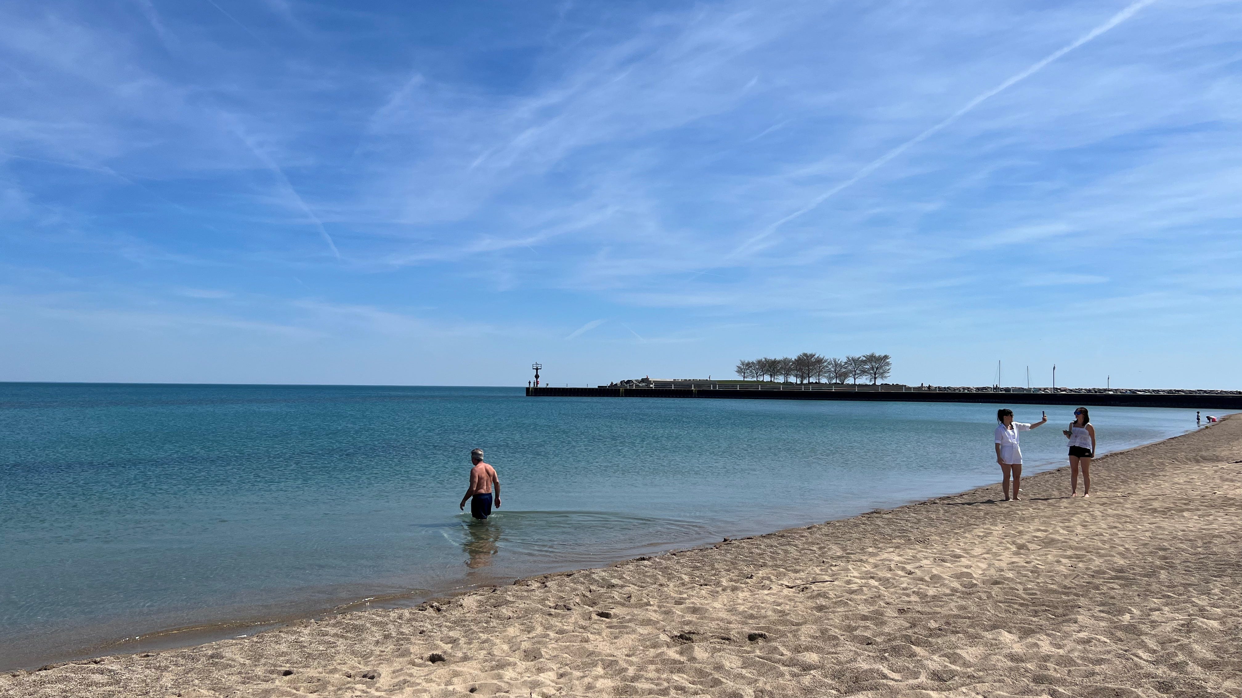 For some Chicagoans, life was a beach on Thursday