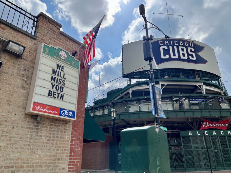 Murphy's Beachers sign