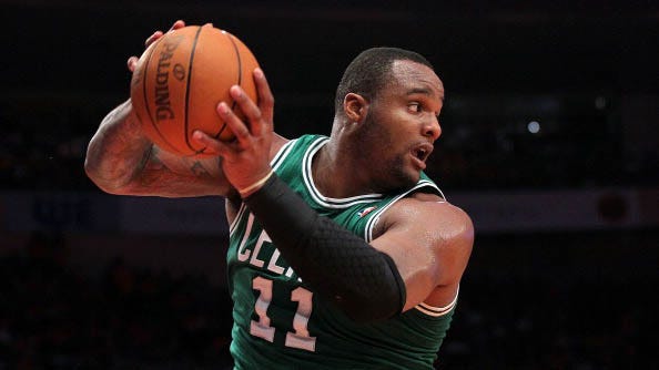 WATCH: Glen 'Big Baby' Davis caught on ESPN trying to sneak into courtside seats
