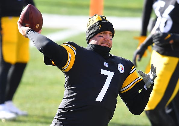 Ben Roethlisberger warms up before a Steelers game. 