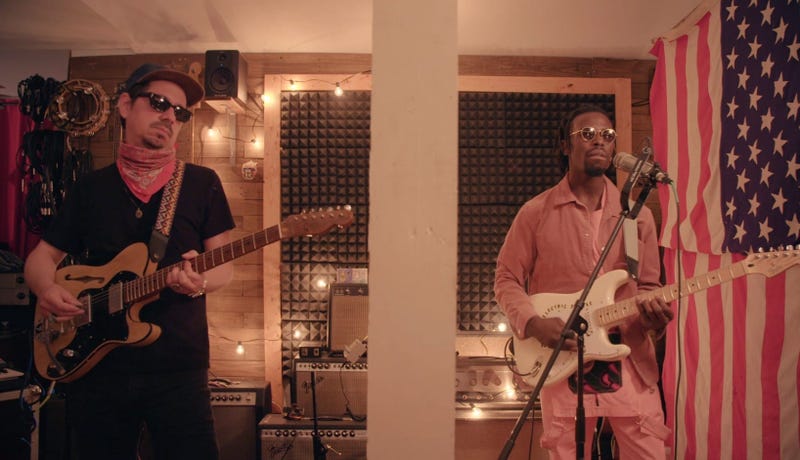 Black Pumas Perform Colors & Fire For 93XRT