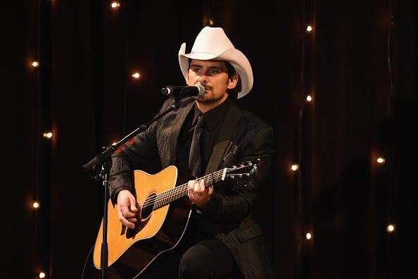 Brad Paisley, Grocery Store, Nashville, Elderly, Deliver 