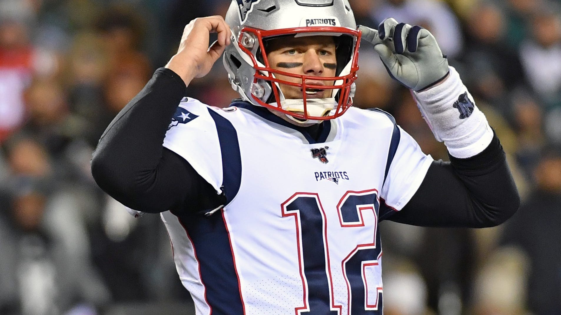 Patriots Will Reportedly 'Reassess' Tom Brady's Sudden Injured Elbow