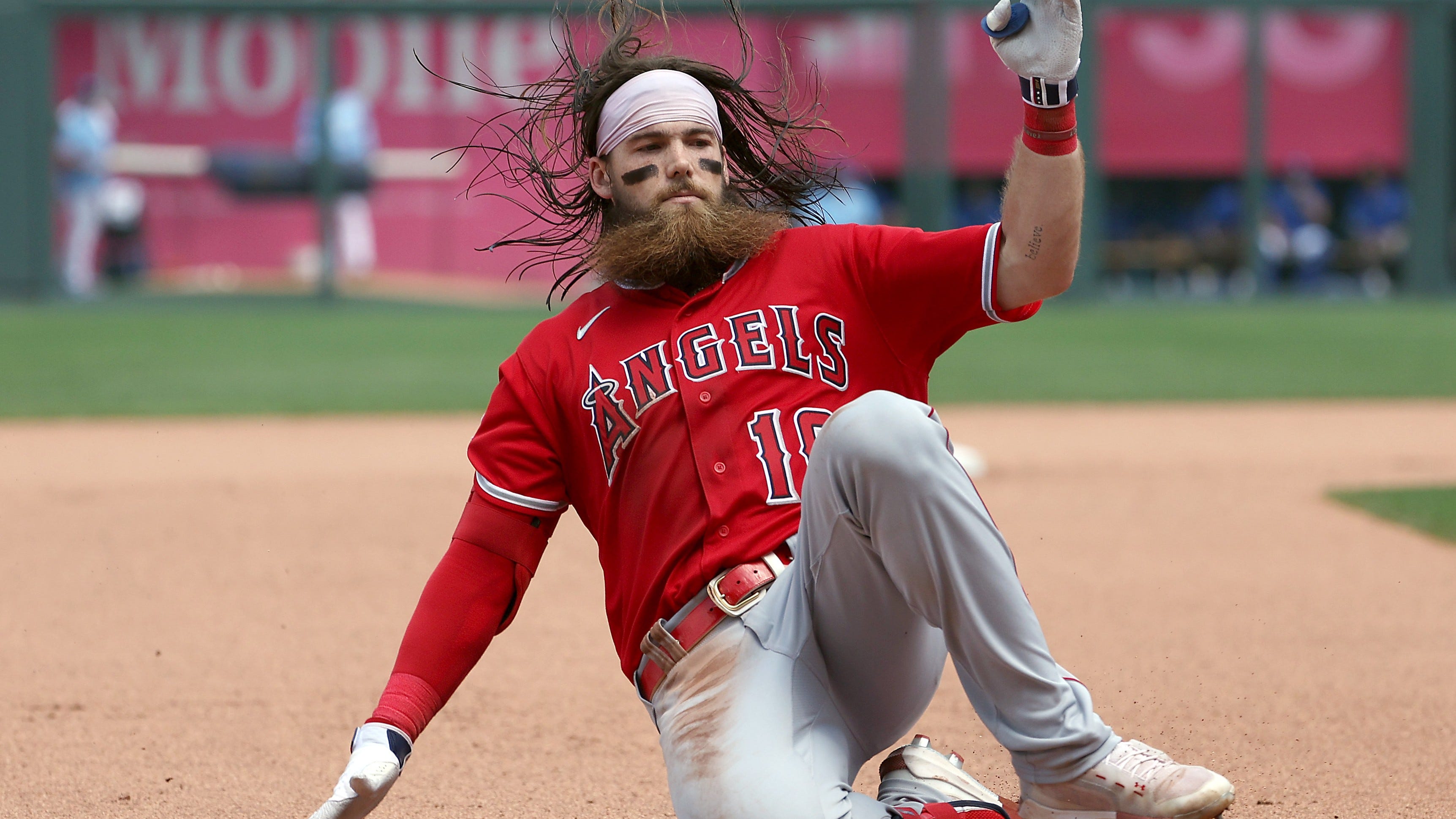 Phillies acquire CF Brandon Marsh