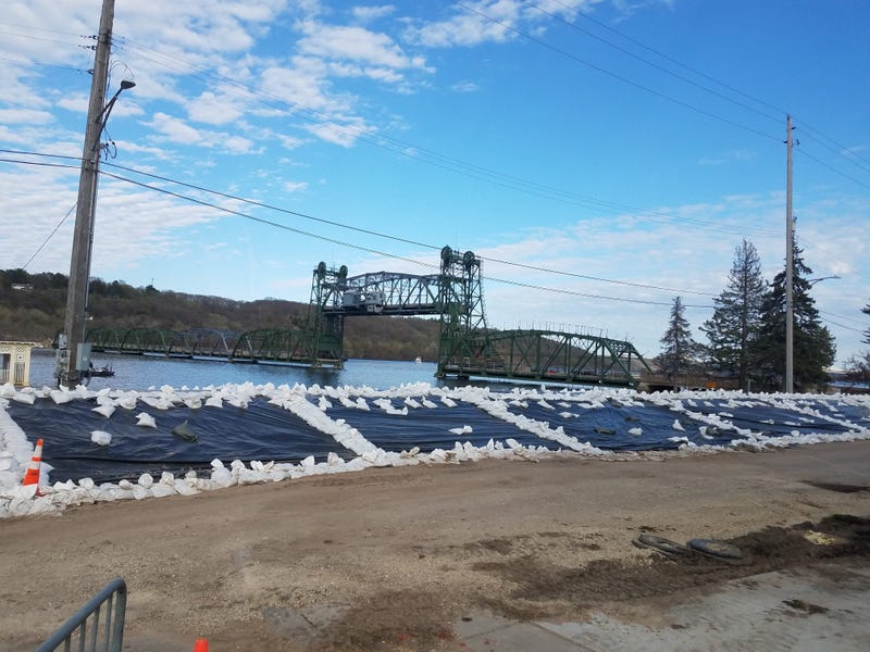 Dikes at Stillwater bridge