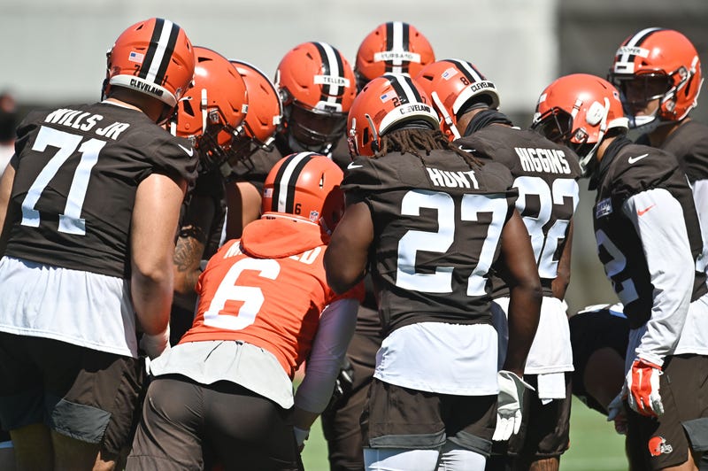 Cleveland Browns quarterback Baker Mayfield relays a play to the offense during training camp at the Cleveland Browns training facility.