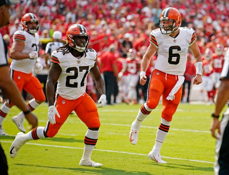 Baker Mayfield and Kareem Hunt celebrate a Browns TD