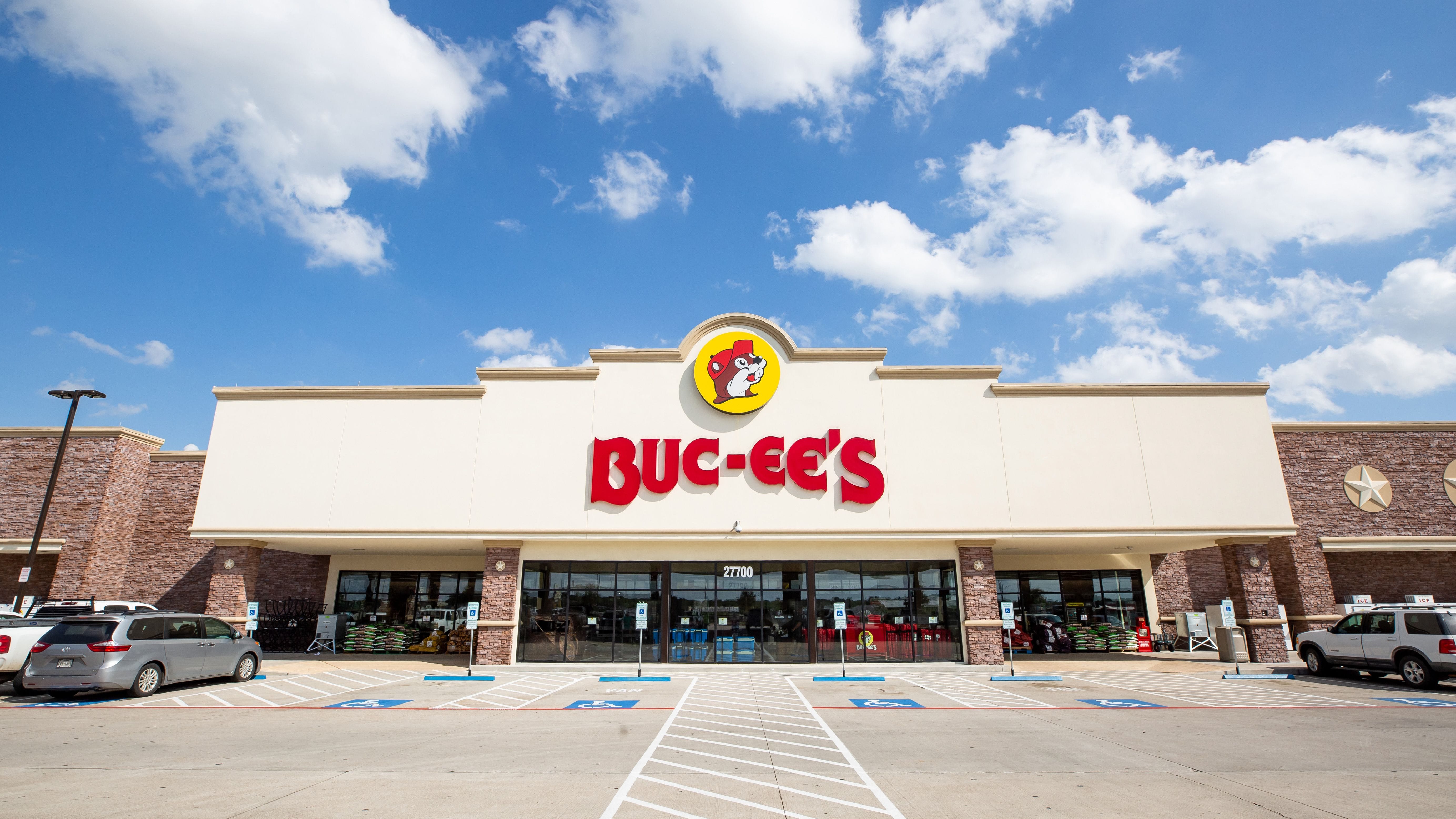 Texas to take back title of 'Biggest Buc-ee's'