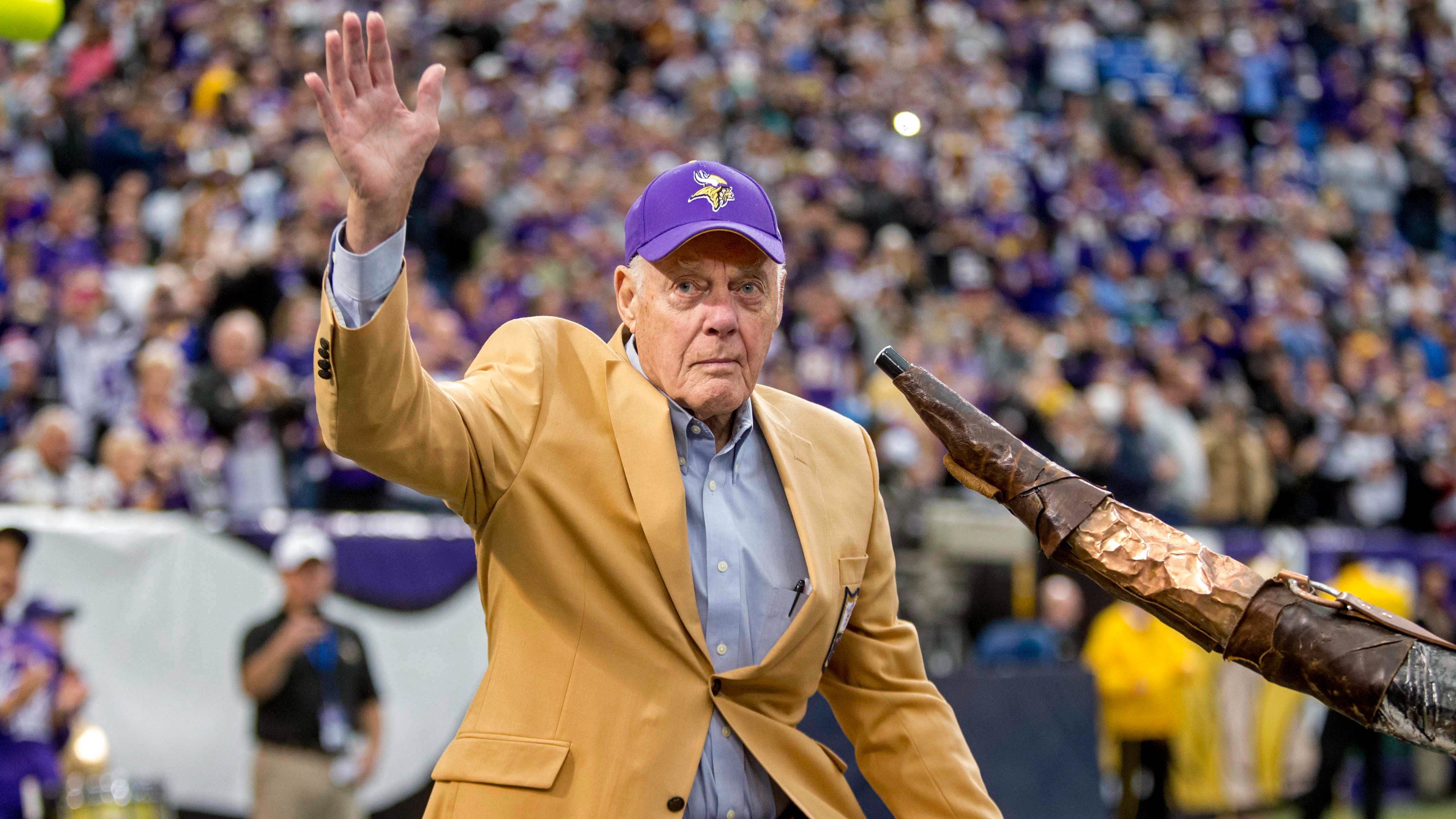 Bud Grant, legendary Minnesota Vikings head coach and Hall of Famer, dead at age 95