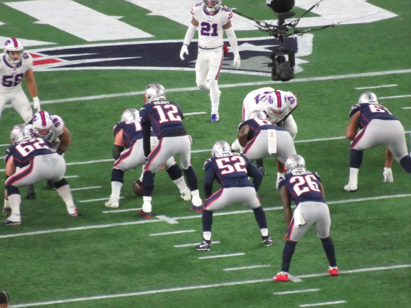 LB Elandon Roberts lines up at fullback on offense, helping Patriots run game, 12//21/19