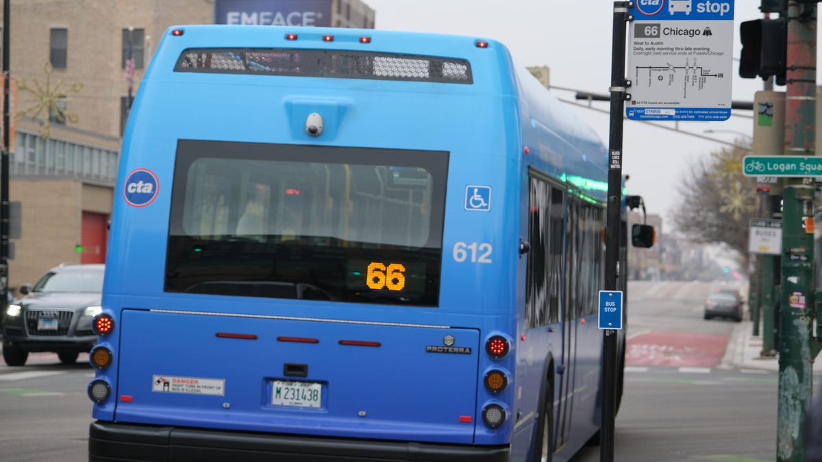 City makes bus-only lanes permanent along Chicago Avenue