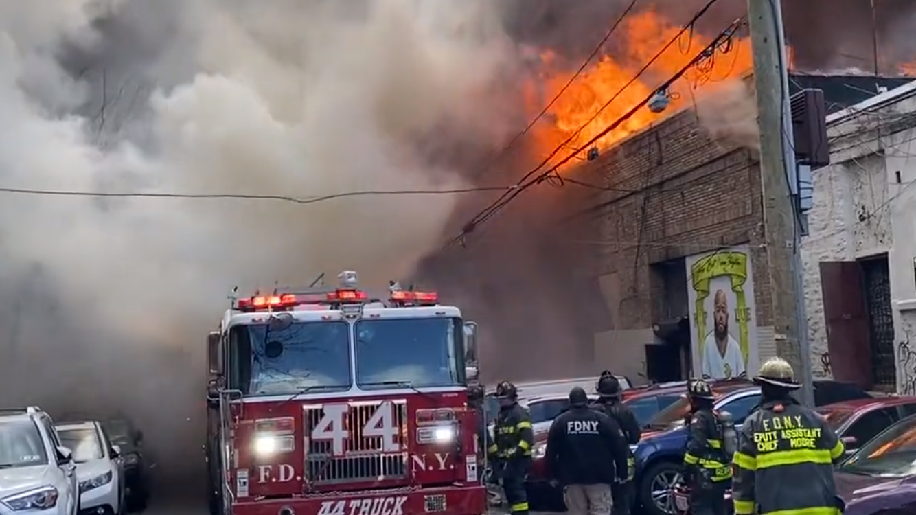 VIDEO: 7 people injured in 5-alarm Bronx fire caused by e-bike lithium battery