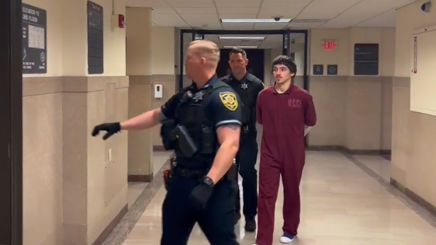 Man sentenced for stabbing woman during smoke shop robbery
