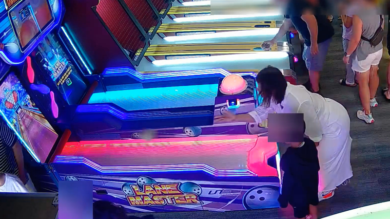 Woman wanted for allegedly hitting child with skee ball at shore arcade