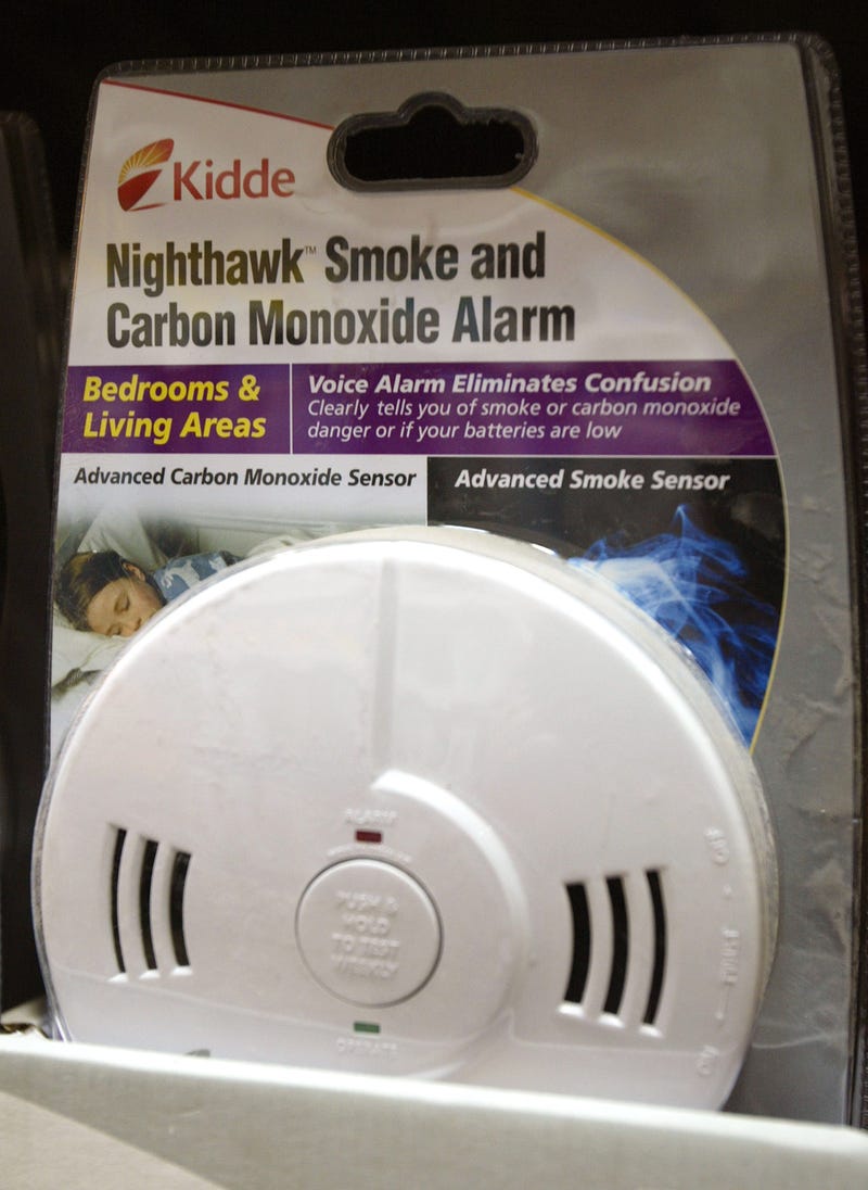 A dual Smoke and Carbon Monoxide alarm is displayed in a Home Depot store February 19, 2004 in Mount Prospect, Illinois. United States Consumer Product Safety Commission reports that about 125 carbon-monoxide-related deaths occur each year.