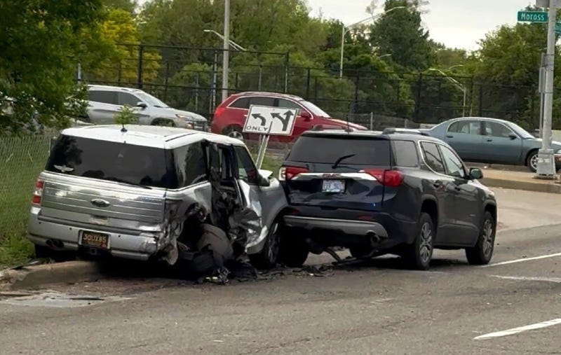 Crash on I-94 Service Drive