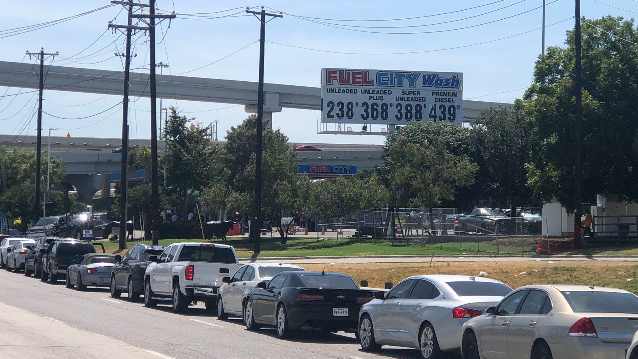 Drivers line up for cheap gas in Dallas