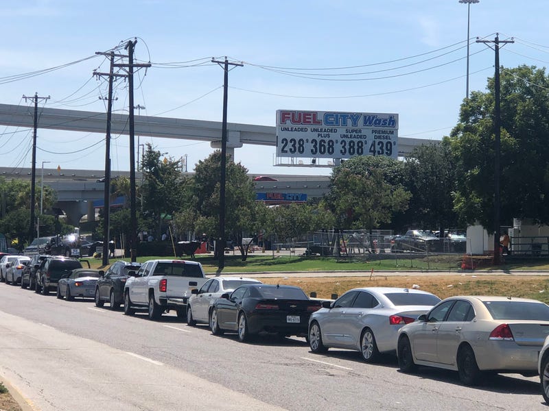 Drivers line up for cheap gas in Dallas