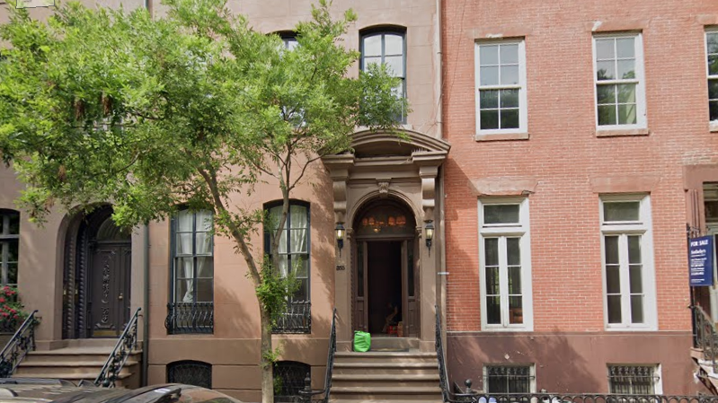 Manhattan street closed after facade collapses from landmarked building: report