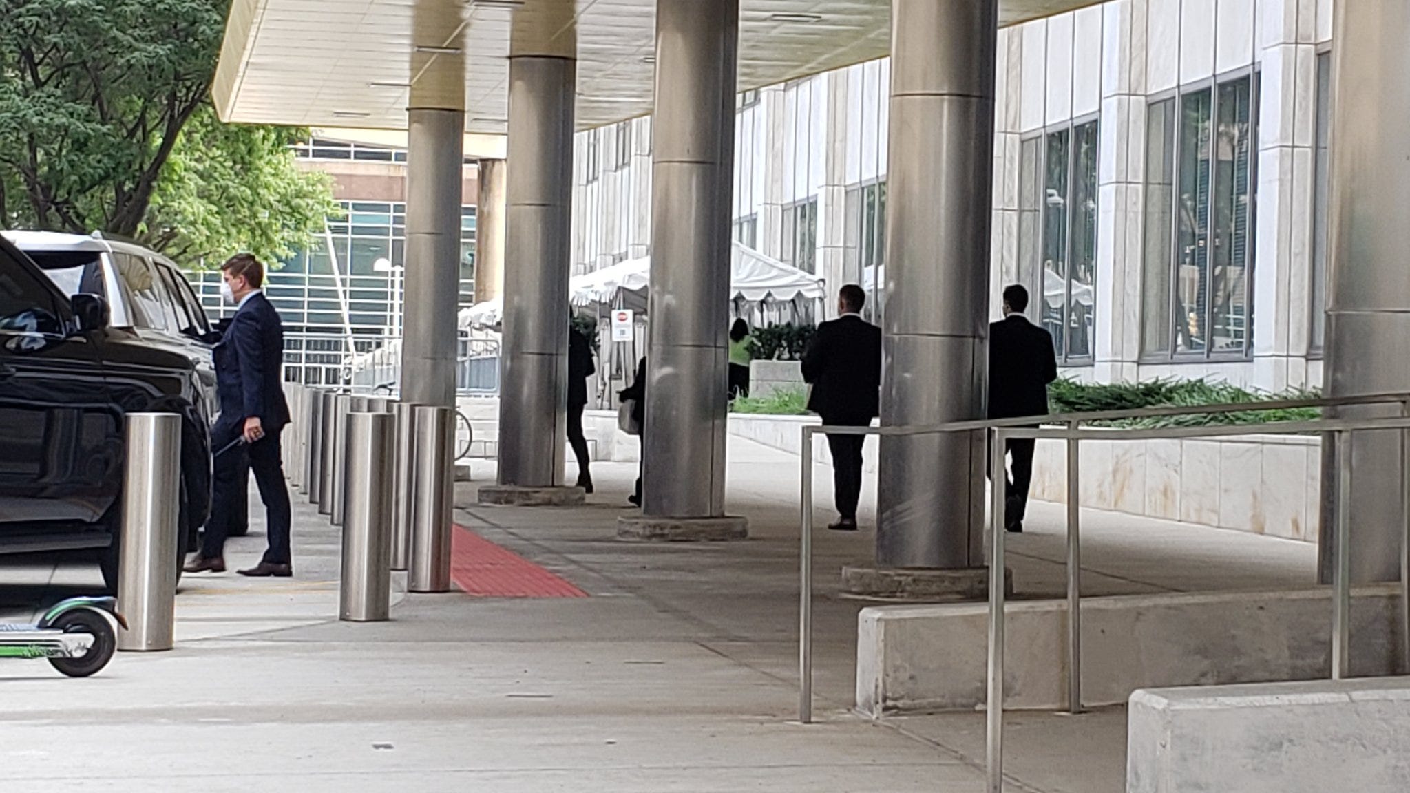 FBI raids Detroit City Hall, council members' homes in corruption probe