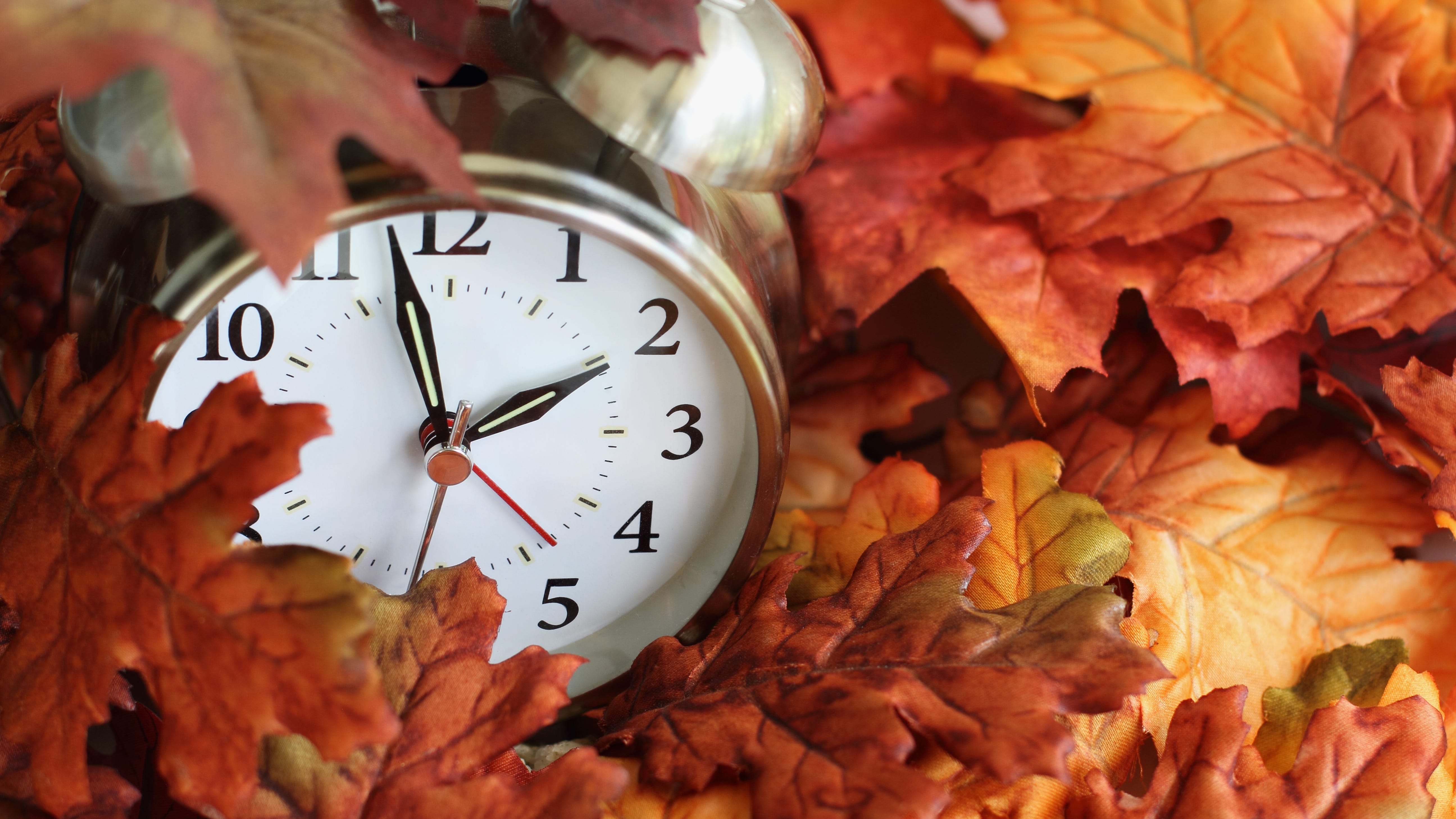 Clocks turn back on Sunday; sleep experts say they should stay that way