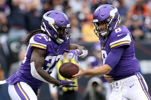 Dalvin Cook receives the handoff from Vikings QB Kirk Cousins. 