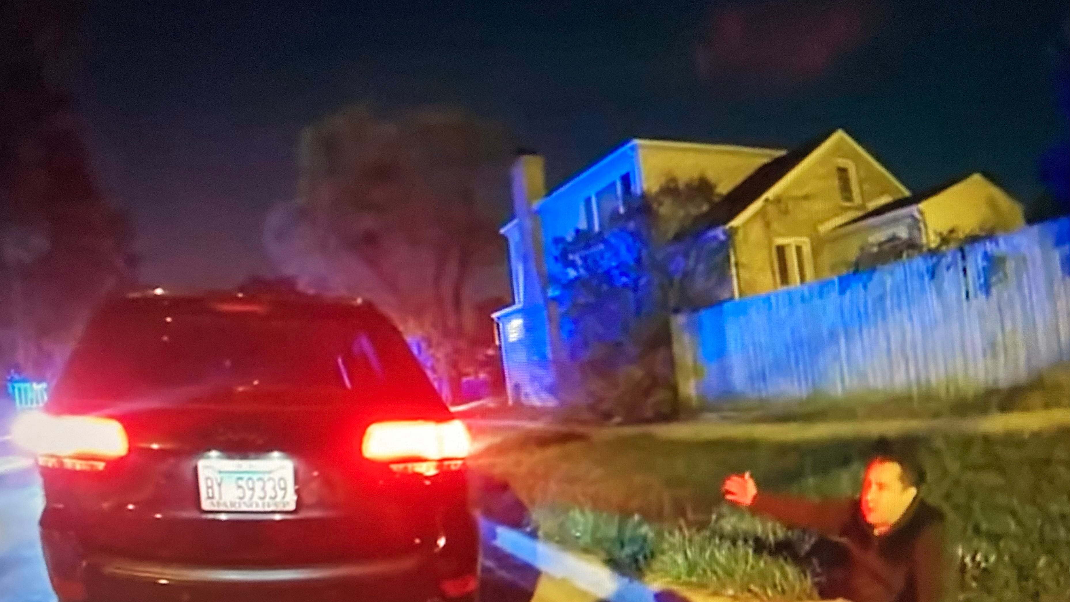 Ex-cop can't be officer in Illinois, under plea deal for shooting at man while off-duty