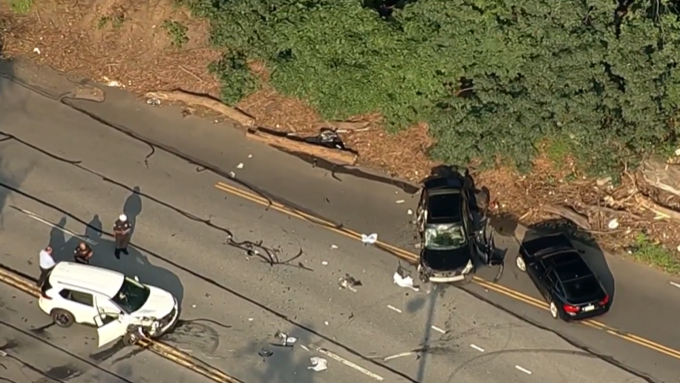 Passenger killed in 3-car crash on Kelly Drive, police say