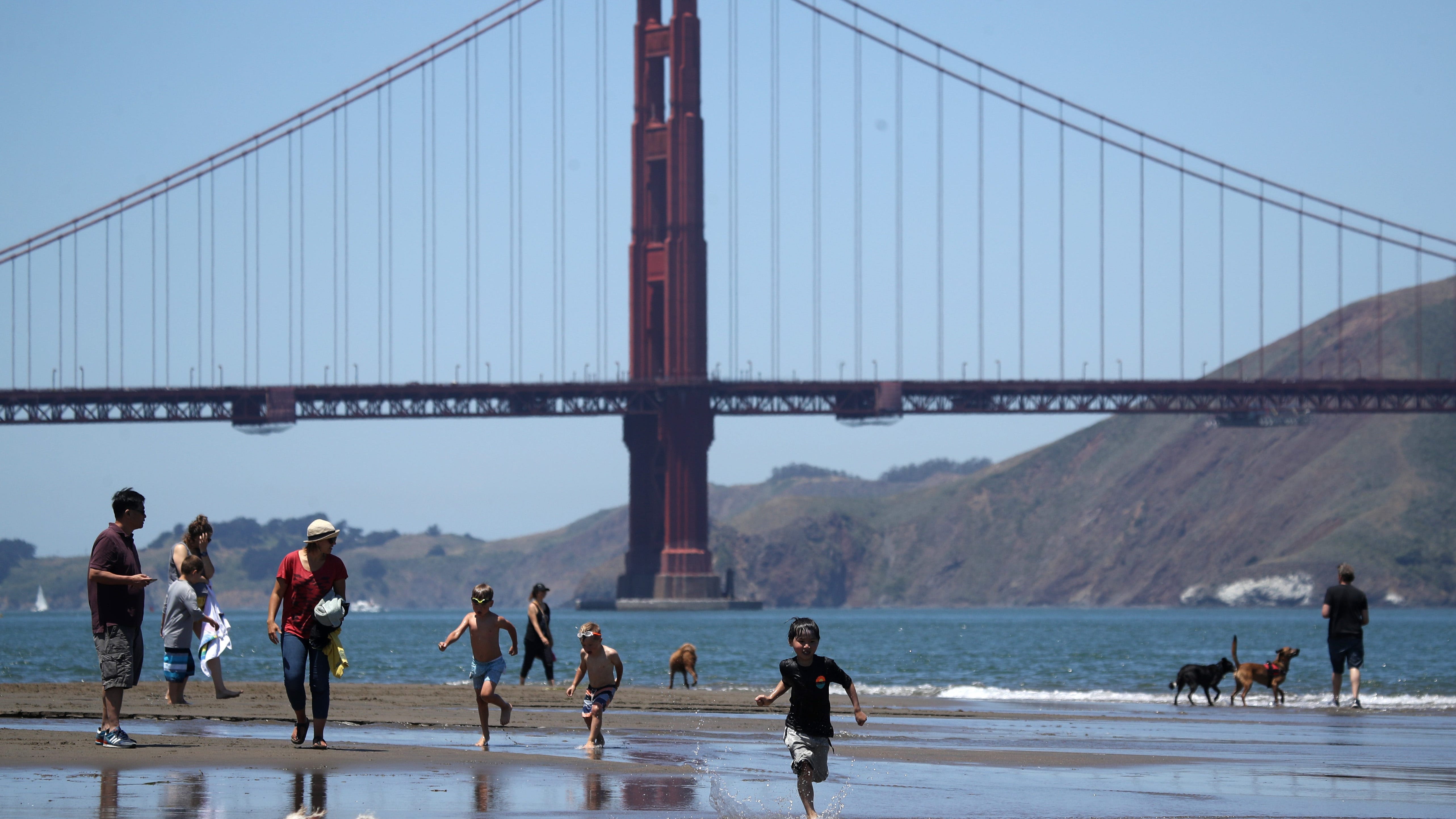 Labor Day Weekend Likely to Lead to New Outbreaks, Says Expert