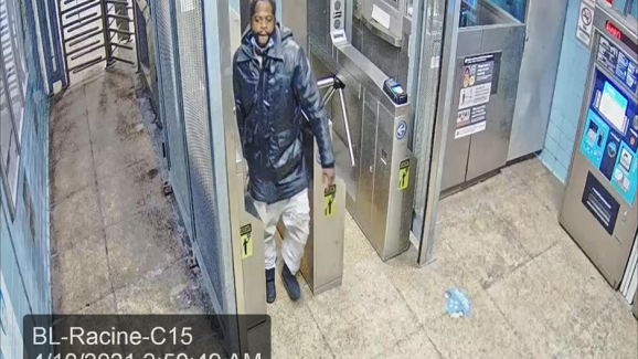 Police seeking man wanted for robbery on CTA Blue Line