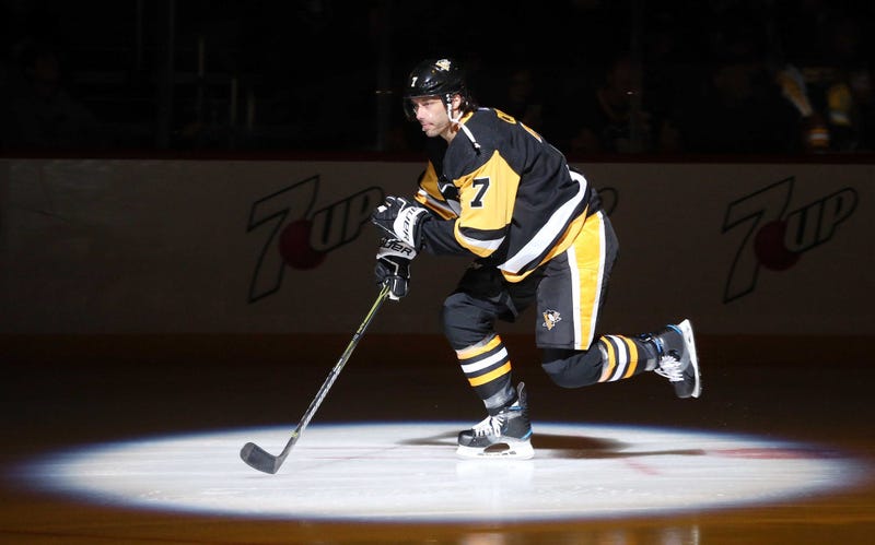 Pittsburgh Penguins center Matt Cullen (7) takes the ice against the Carolina Hurricanes during the first period at PPG PAINTS Arena.