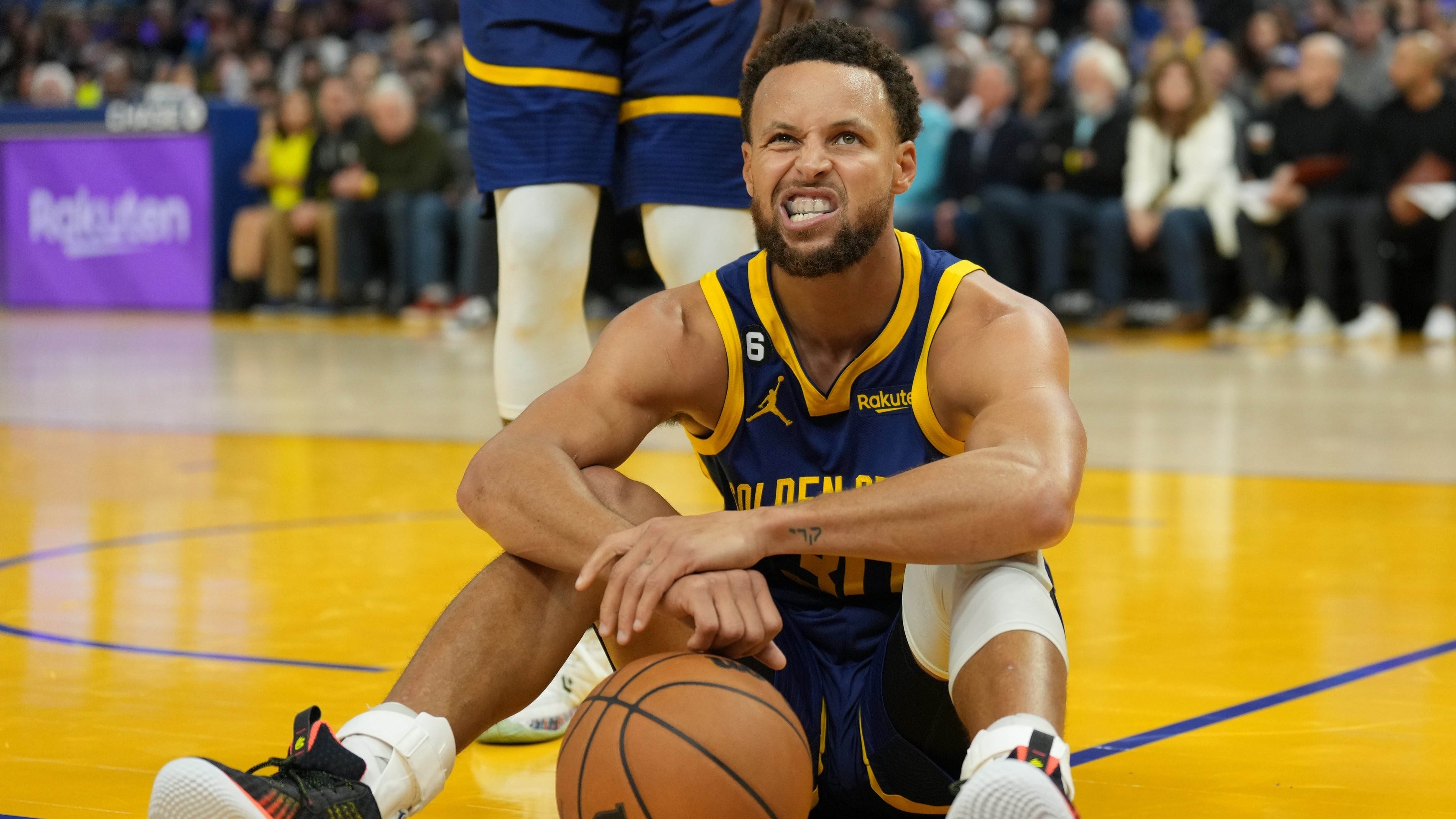 Steph Curry calls out Kevin Harlan for jinxing him at free-throw line
