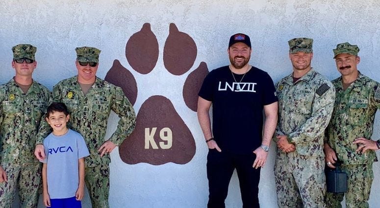 Country star Chris Young visits Navy K9 unit at Naval Station San Diego