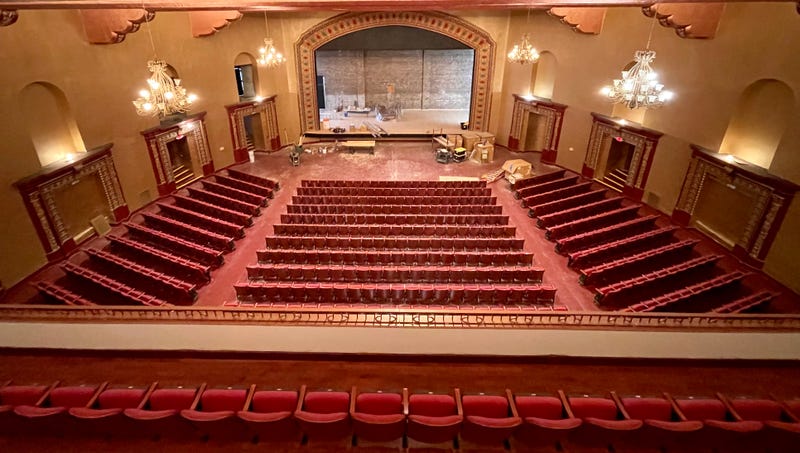 interior of Des Plaines Theatre