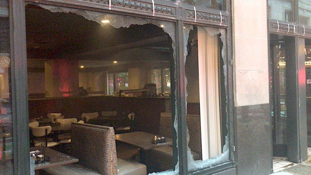 Fire Extinguished In Restaurant Of Loop High-Rise