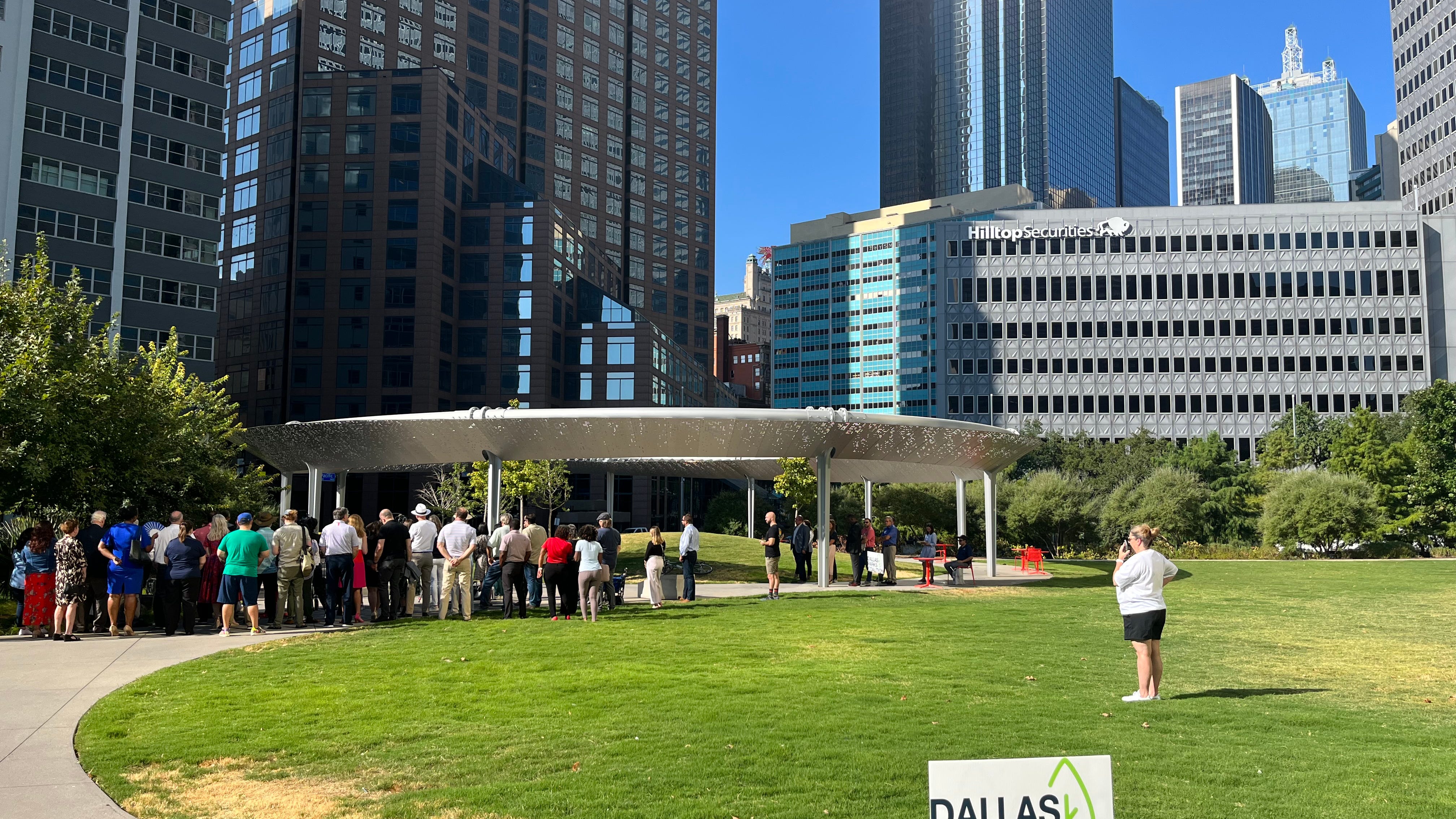 City of Dallas to work with non-profits to maintain green space
