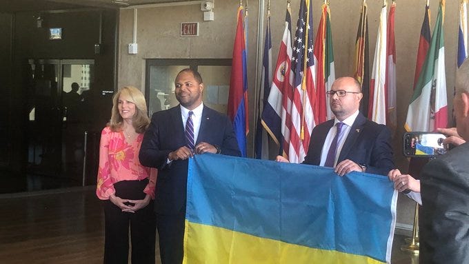 Ukrainian consul general meets with Dallas mayor