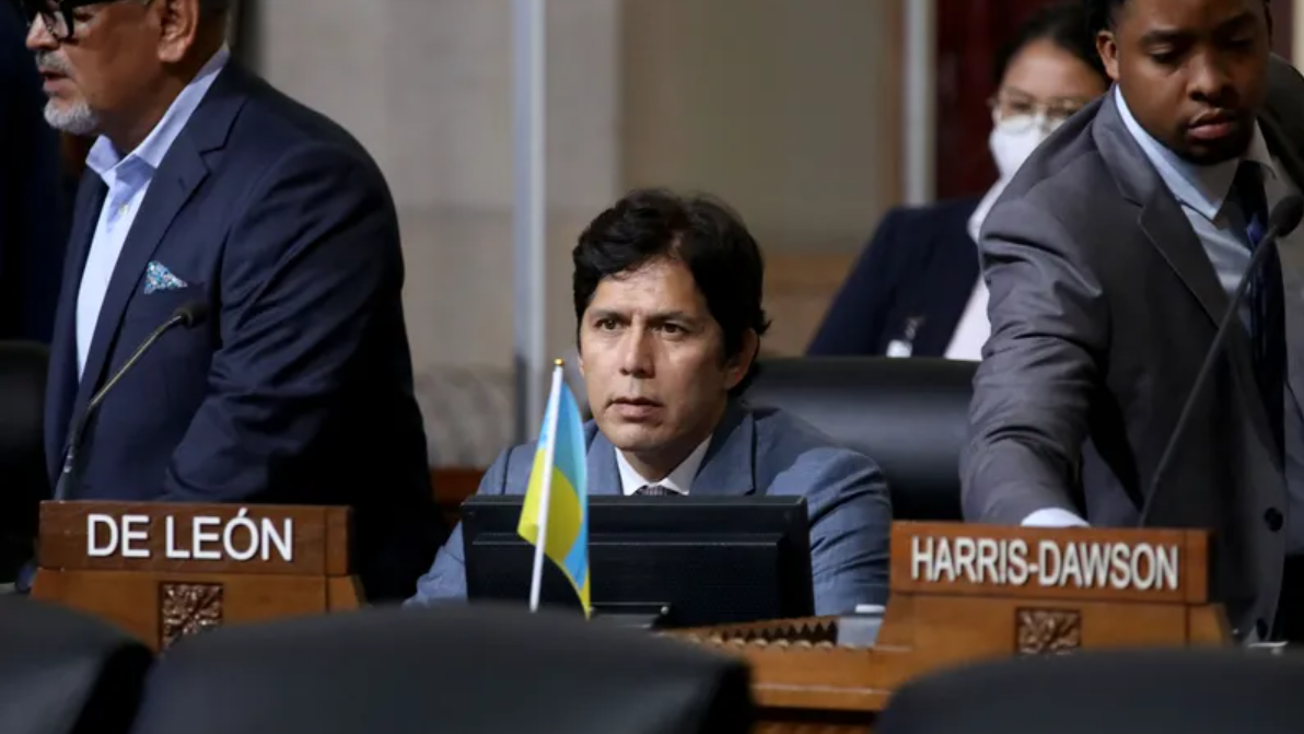 Kevin de León resurfaces at L.A. council meeting amid recall effort