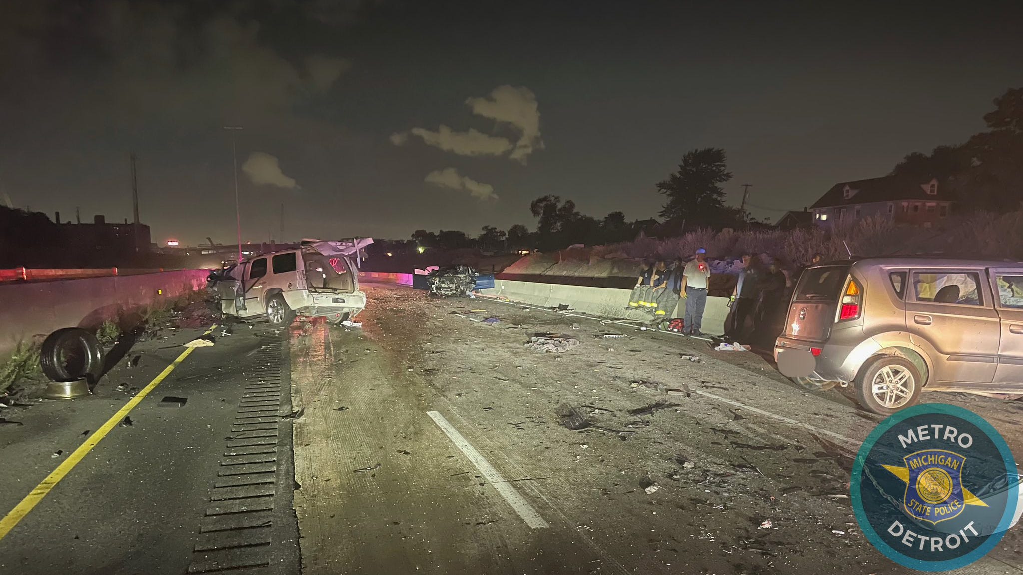 2 wrong-way drivers cause 2 deadly crashes on I-75 in Detroit Saturday morning: MSP