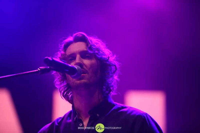 Dean-Lewis-Live.jpg