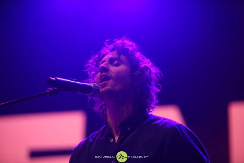 Dean-Lewis-Live.jpg
