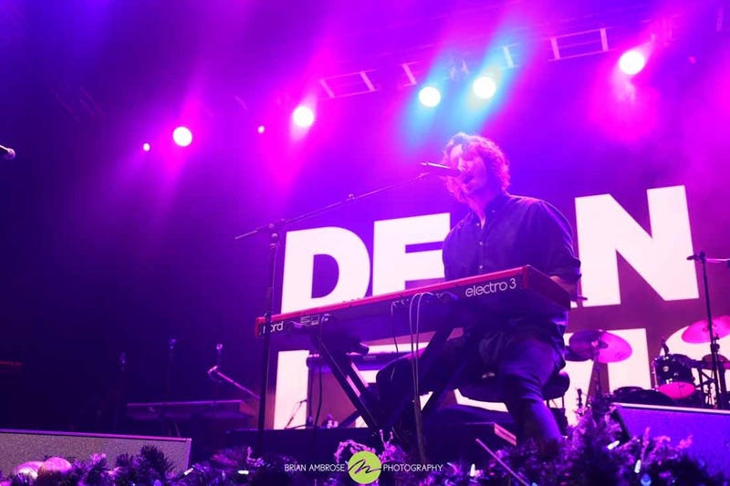 Dean-Lewis-Live.jpg
