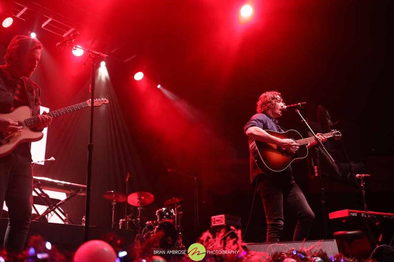Dean-Lewis-Live.jpg
