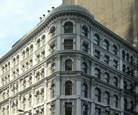 Italianate building