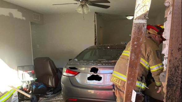 Car smashes into Denton apartment, lots of damage but no injuries