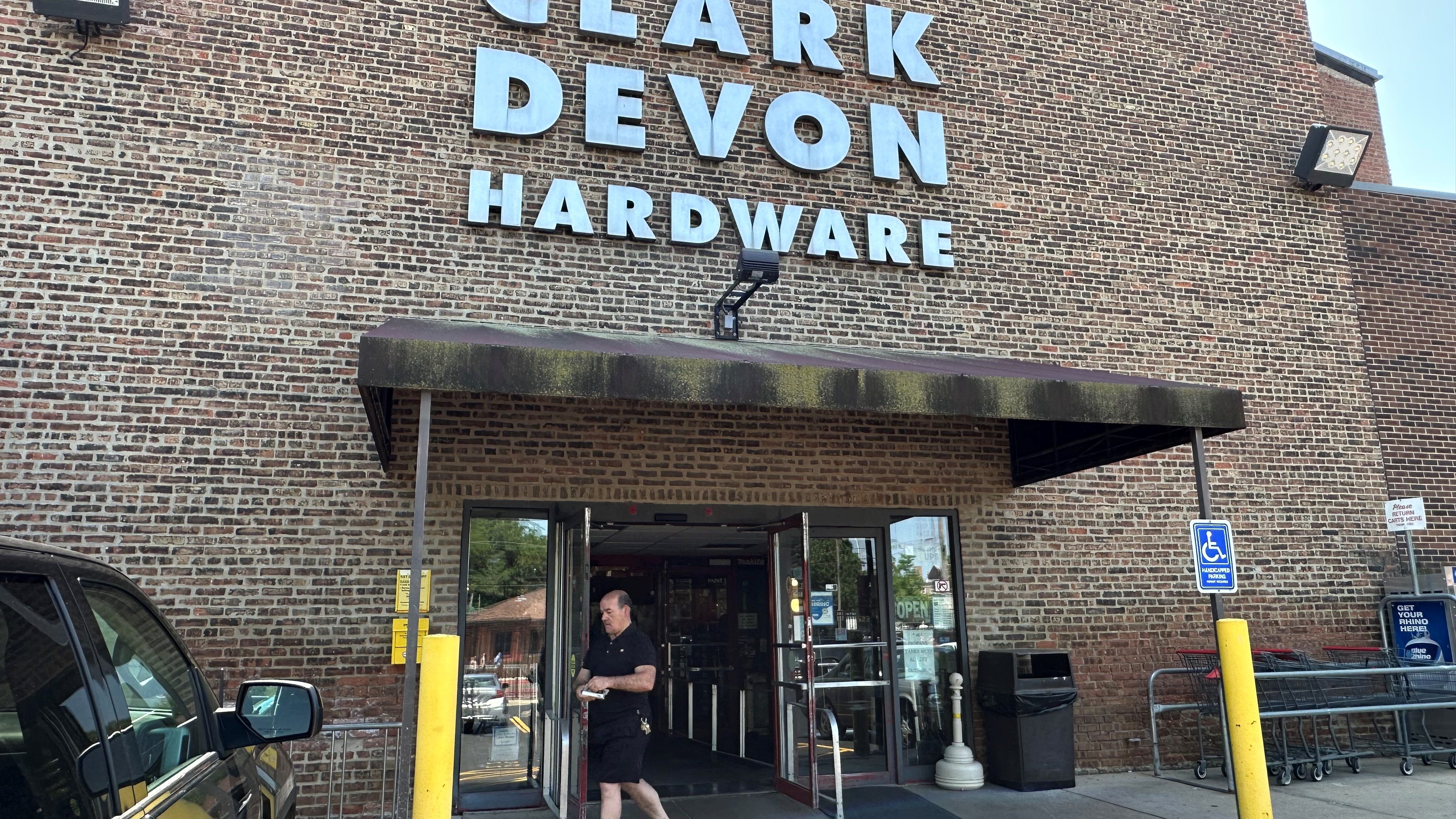 Employees take over longtime hardware store in Rogers Park