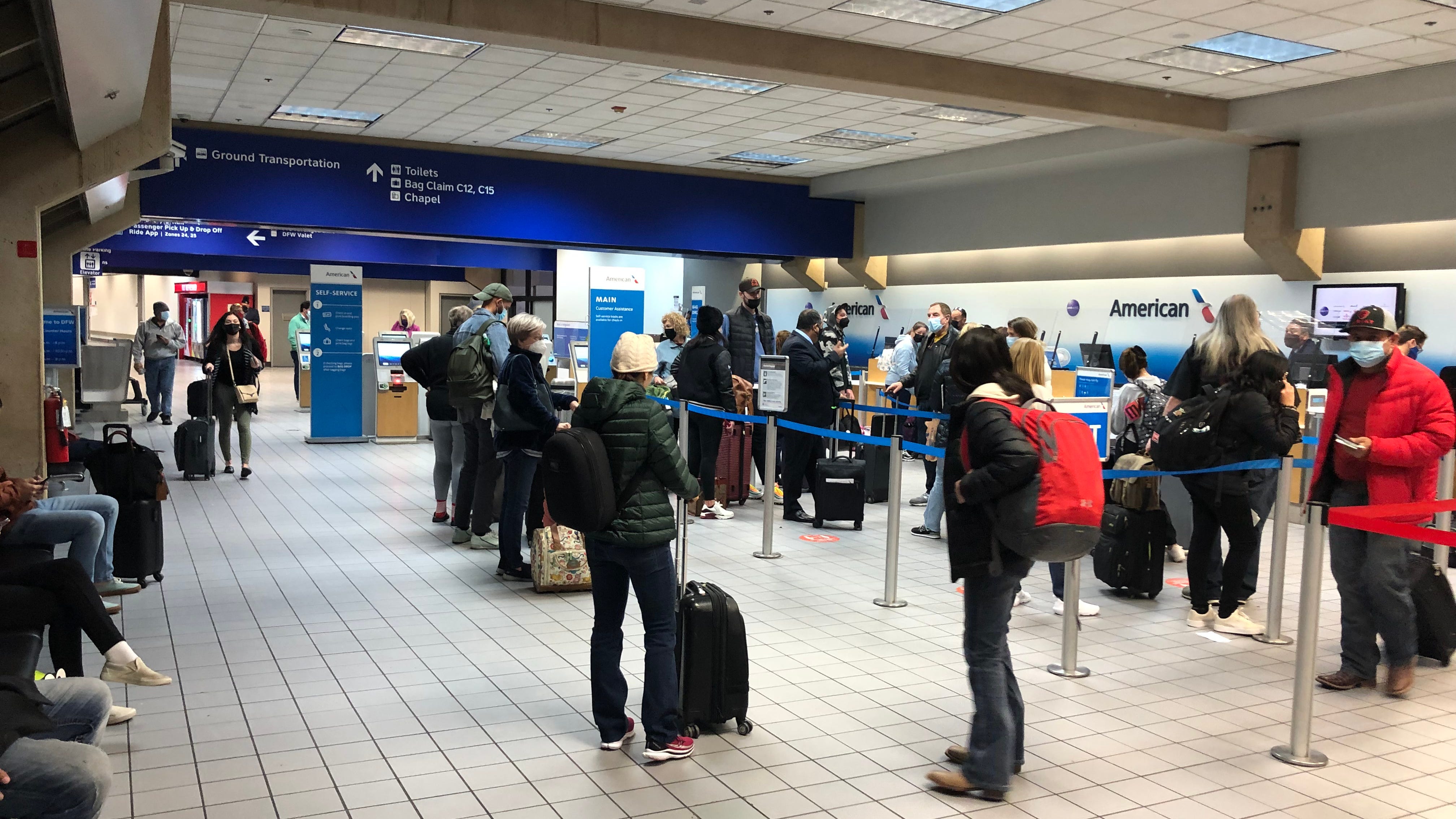 Delays, cancellations build at DFW Airport
